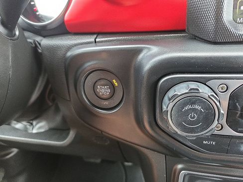 Used 2022 Jeep Gladiator Rubicon w/ LED Lighting Group AWD/4WD image 21