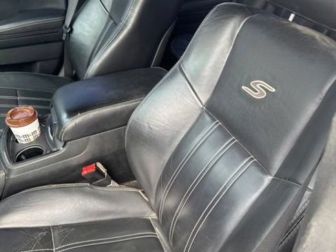 Used 2014 Chrysler 300 S w/ Luxury Group AWD/4WD image 8