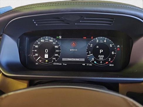 New 2024 Land Rover Discovery Metropolitan Edition image 20