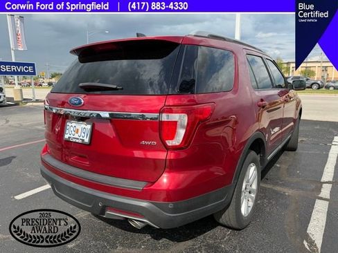 Used 2018 Ford Explorer XLT image 3