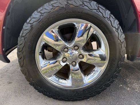 Used 2019 RAM 1500 Express AWD/4WD image 16