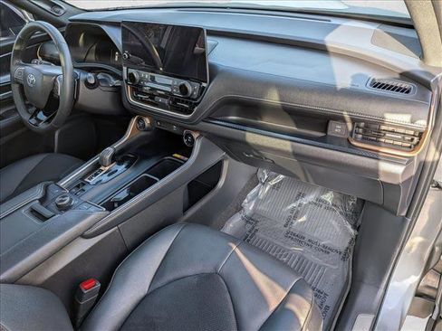 Certified 2025 Toyota Grand Highlander AWD Hybrid image 23