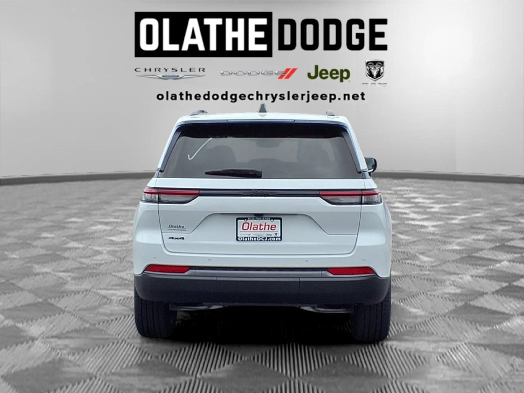 New 2026 Jeep Grand Cherokee Limited w/ Limited Altitude Package AWD/4WD image 27