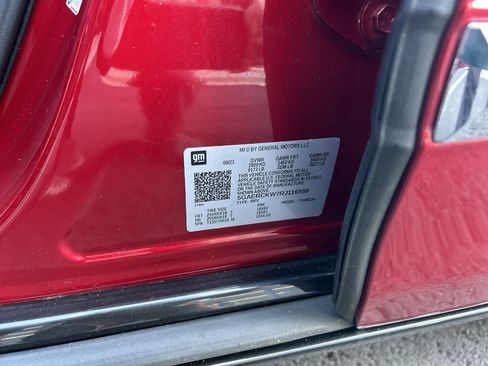 Used 2024 Buick Enclave Premium image 25