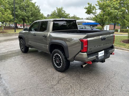 Used 2025 Toyota Tacoma TRD Off-Road AWD/4WD image 8