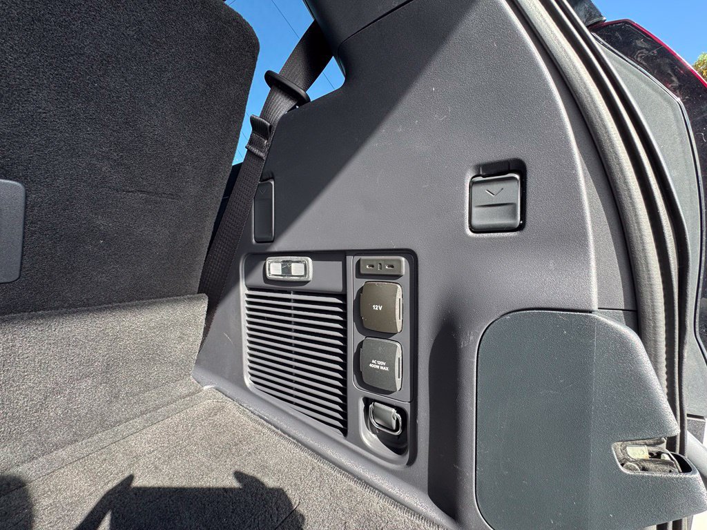 Used 2025 Ford Expedition Tremor AWD/4WD image 40