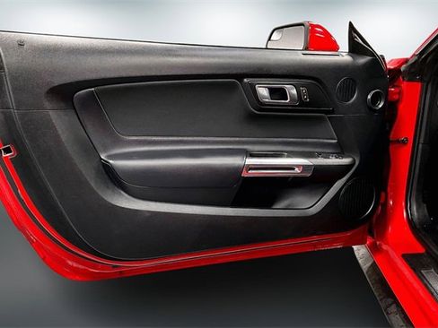 Used 2019 Ford Mustang GT w/ Equipment Group 301A image 19