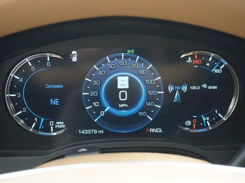 Used 2017 Cadillac Escalade ESV Platinum image 32