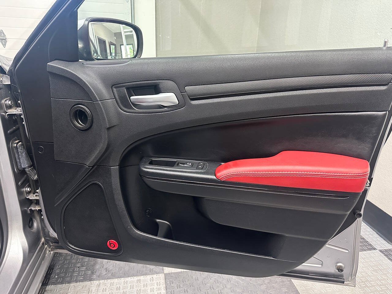 Used 2013 Chrysler 300 S RWD image 27