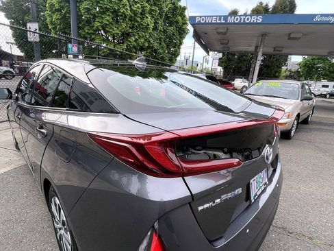 Used 2020 Toyota Prius Prime Limited FWD image 11