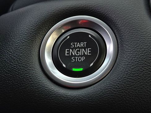 Used 2024 GMC Canyon Elevation w/ Elevation Premium Package image 18