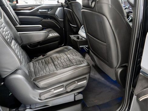 Used 2024 Cadillac Escalade ESV Sport Platinum w/ LPO, ONYX Package image 27