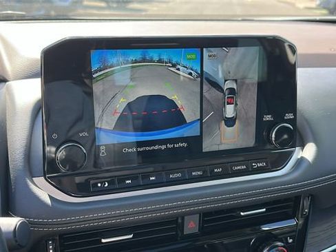 Certified 2023 Nissan Rogue Platinum AWD/4WD image 17