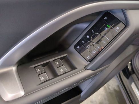 Used 2025 Audi Q5 Premium w/ Convenience Package image 13