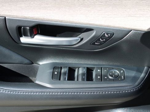 Used 2024 Toyota Grand Highlander Platinum image 34