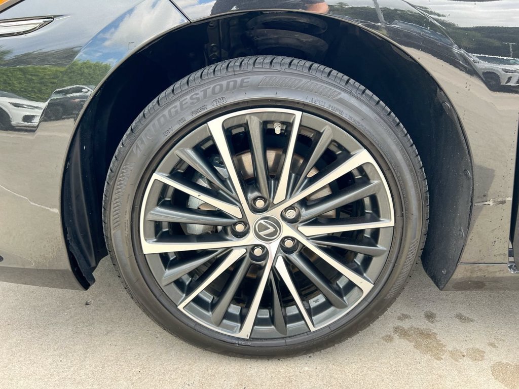 Certified 2025 Lexus ES 350 w/ Premium Package FWD image 9