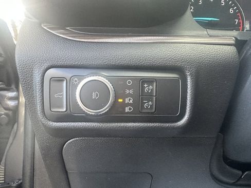 Used 2022 Ford Explorer Limited w/ Equipment Group 301A image 18