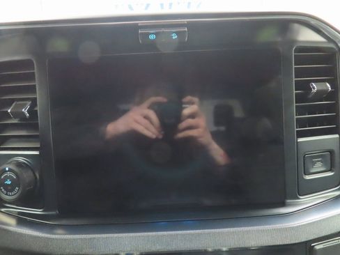 Used 2025 Ford F250 Platinum image 13