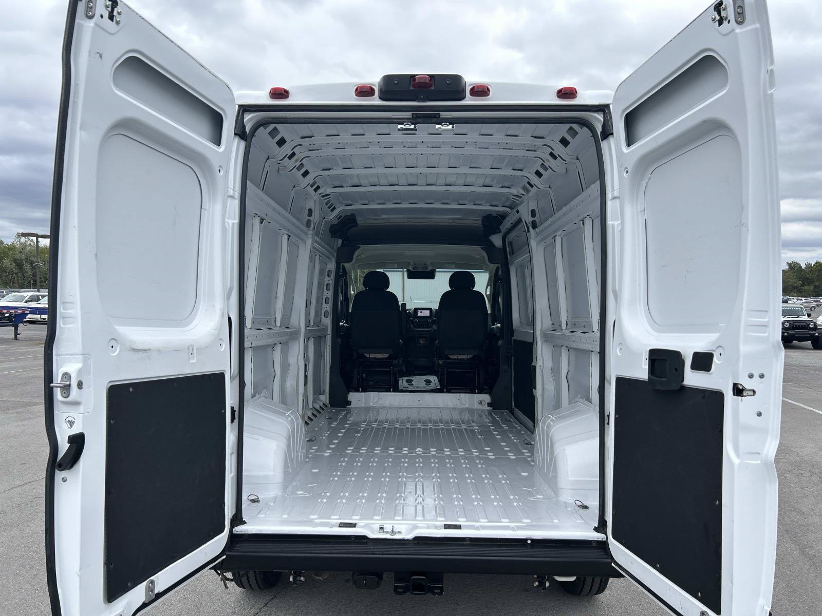 Used 2024 RAM ProMaster 3500 w/ Upfitter's Prep Package FWD image 17