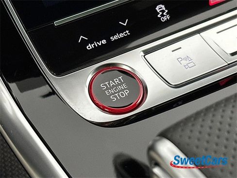 Used 2024 Audi RS Q8 image 33