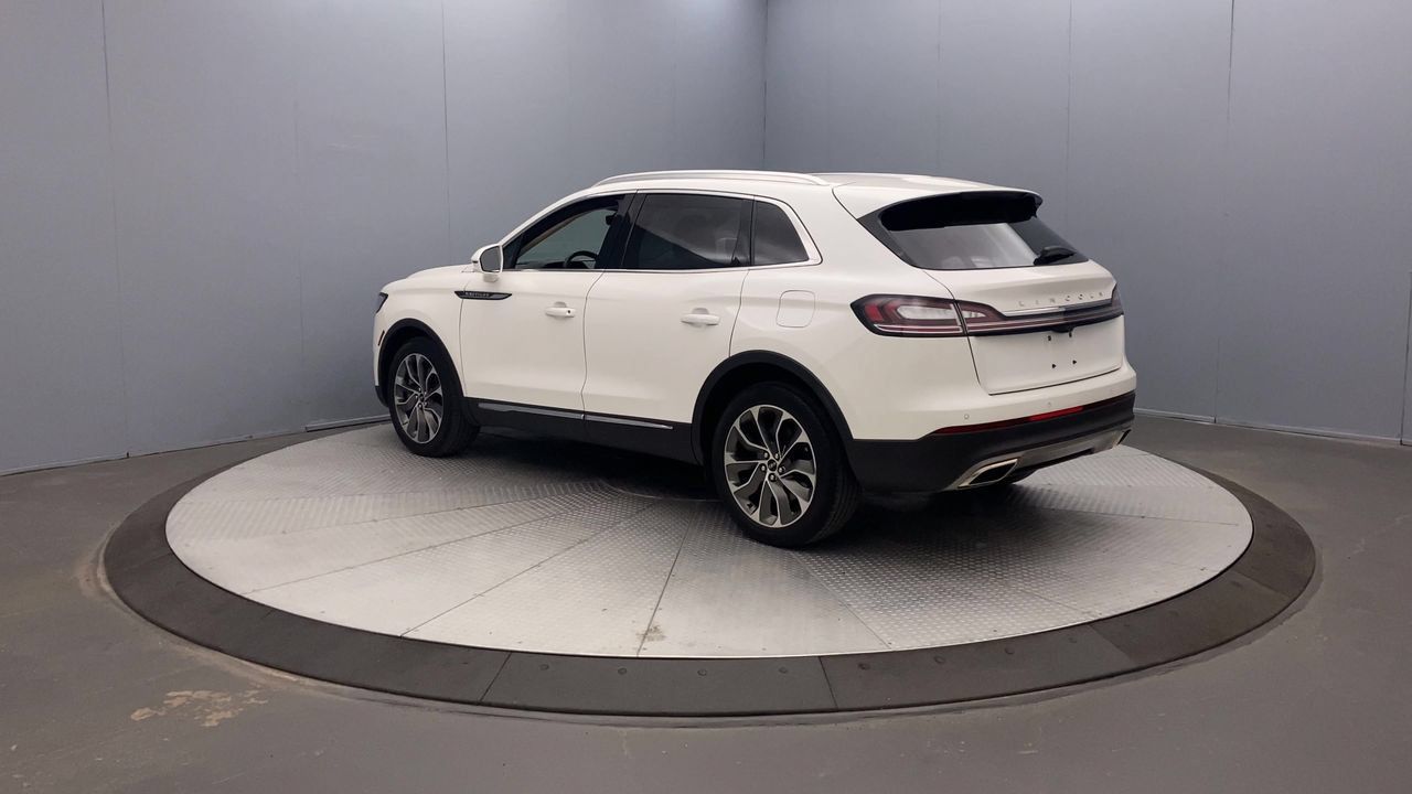 Used 2023 Lincoln Nautilus Reserve AWD/4WD image 3