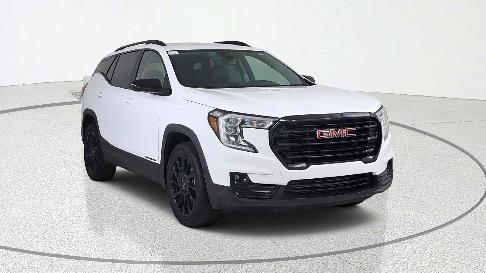 Used 2024 GMC Terrain SLT AWD/4WD image 1