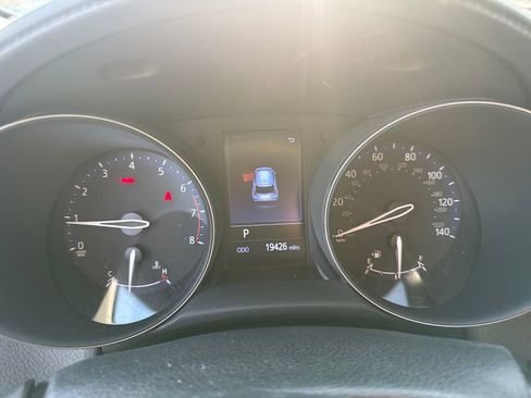Used 2020 Toyota C-HR LE FWD image 23