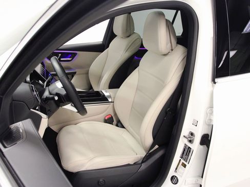 Certified 2025 Mercedes-Benz GLC 300 4MATIC image 19