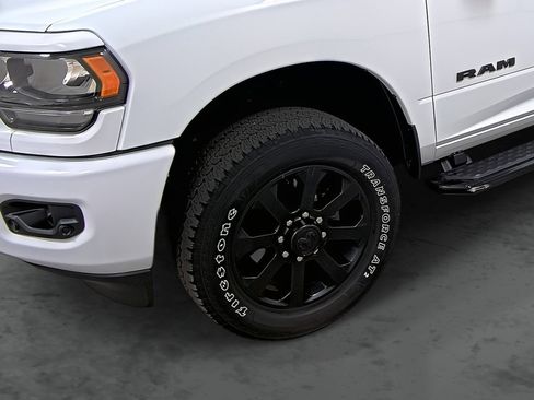 Used 2024 RAM 2500 Big Horn w/ Night Edition AWD/4WD image 7