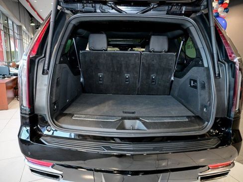 Used 2021 Cadillac Escalade ESV Premium Luxury image 26