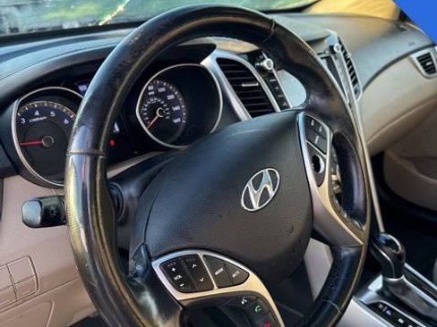 Used 2014 Hyundai Elantra GT w/ Option Group 03 image 11