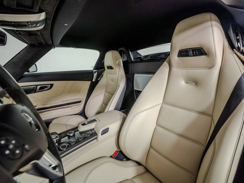 Used 2012 Mercedes-Benz SLS AMG Roadster image 48