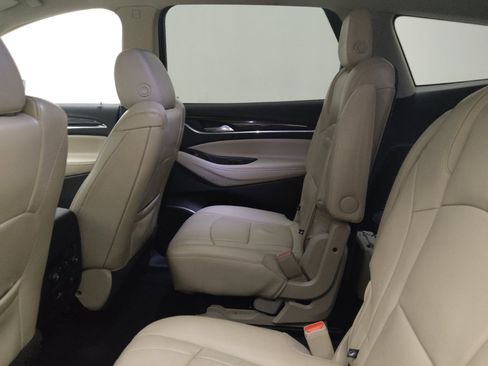 Used 2018 Buick Enclave Essence FWD image 18