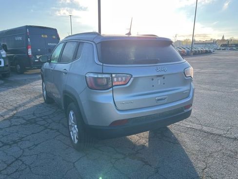 Used 2022 Jeep Compass Latitude w/ Convenience Group AWD/4WD image 4