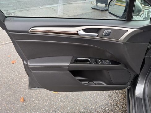 Used 2016 Ford Fusion SE w/ Equipment Group 202A image 35