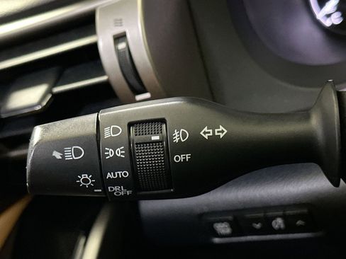 Used 2016 Lexus IS 200t image 29