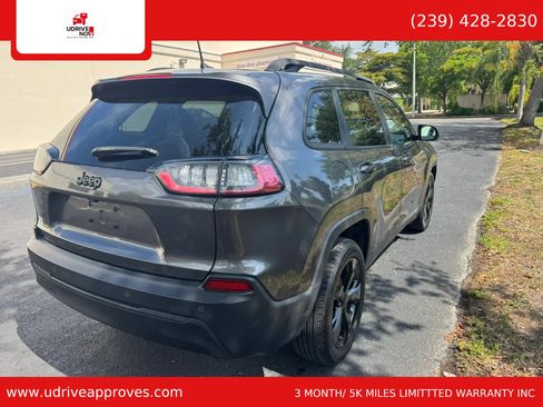 Used 2019 Jeep Cherokee Latitude Plus FWD image 4