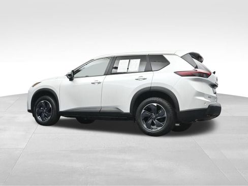 Used 2025 Nissan Rogue SV FWD image 26