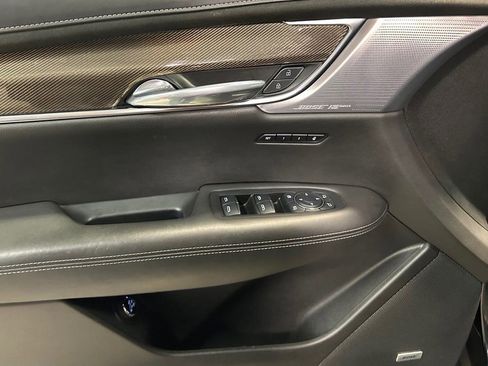 Used 2023 Cadillac XT6 Sport w/ Platinum Package image 12