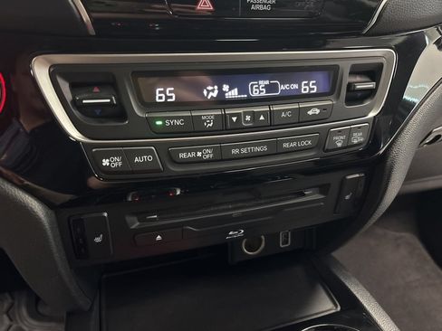 Used 2021 Honda Pilot Touring image 27
