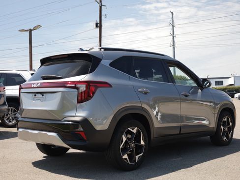 Used 2024 Kia Seltos EX FWD image 5