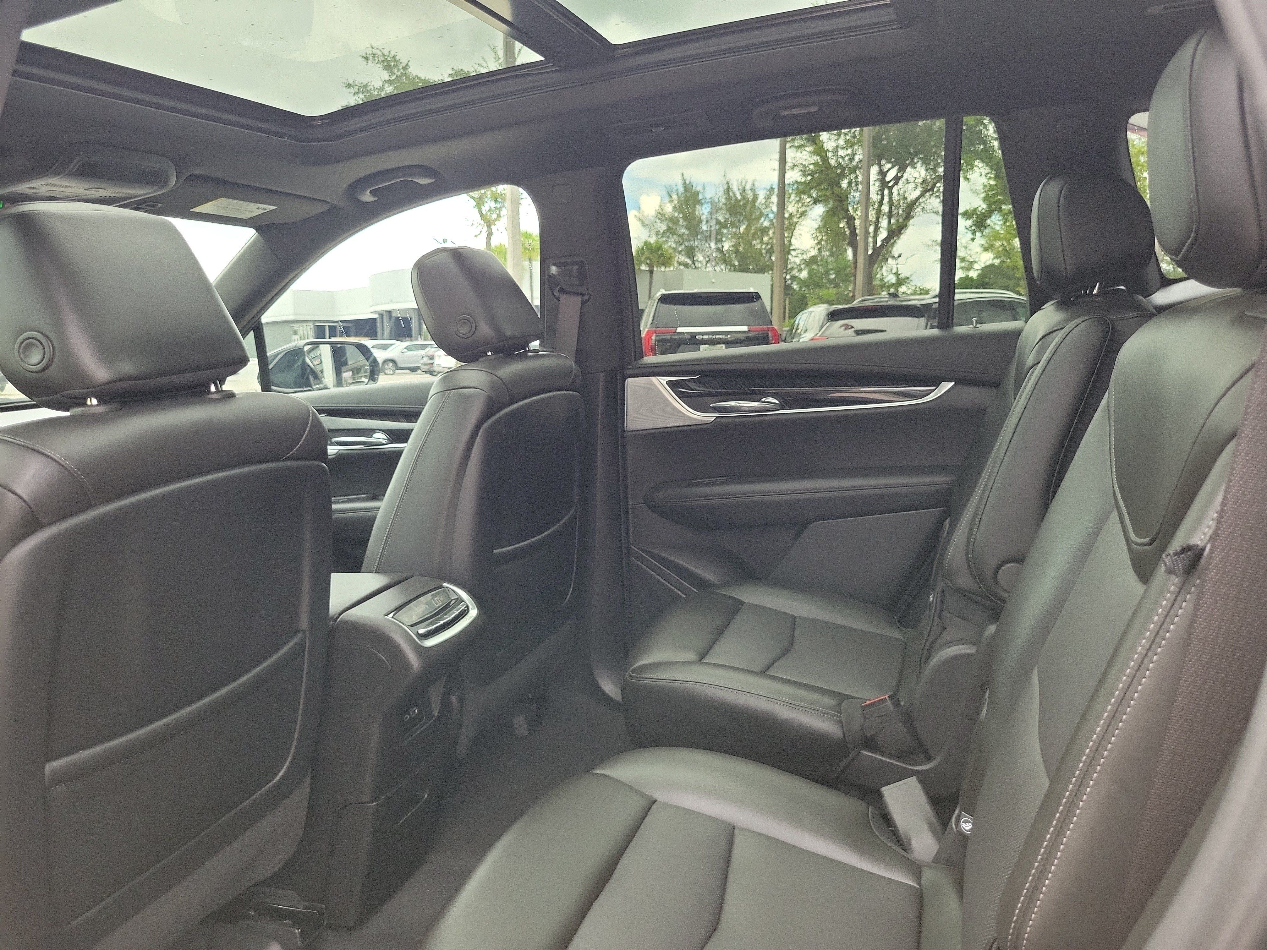 Used 2023 Cadillac XT6 Premium Luxury FWD image 15