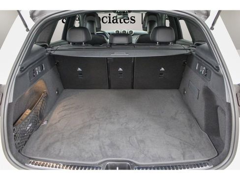Used 2025 Mercedes-Benz GLC 300 4MATIC image 33