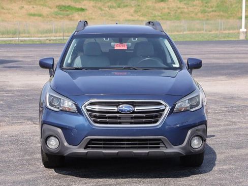 Used 2019 Subaru Outback 2.5i Premium w/ Popular Package #2 AWD/4WD image 4