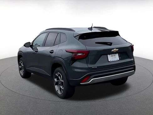 Used 2025 Chevrolet Trax LT image 10