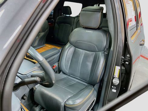 Used 2022 Jeep Grand Wagoneer Series II w/ Flexible Seating Group AWD/4WD image 20