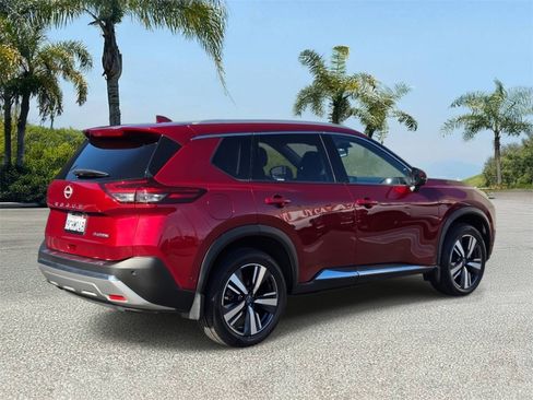 Used 2022 Nissan Rogue Platinum w/ Head-Up Display Package FWD image 4