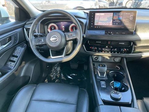 Certified 2024 Nissan Rogue SL w/ SL Premium Package image 10