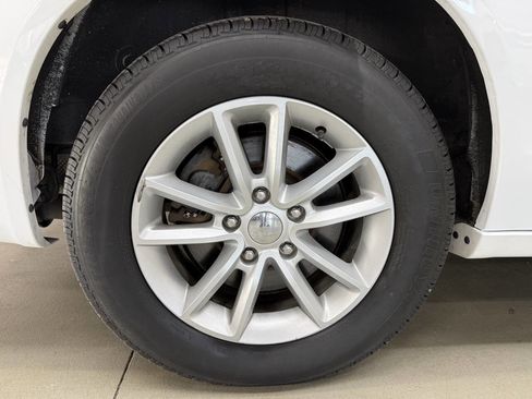 Used 2019 Dodge Grand Caravan SE FWD image 28