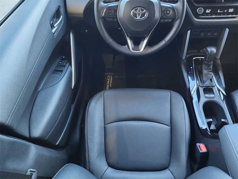 Used 2024 Toyota Corolla Cross XLE image 11
